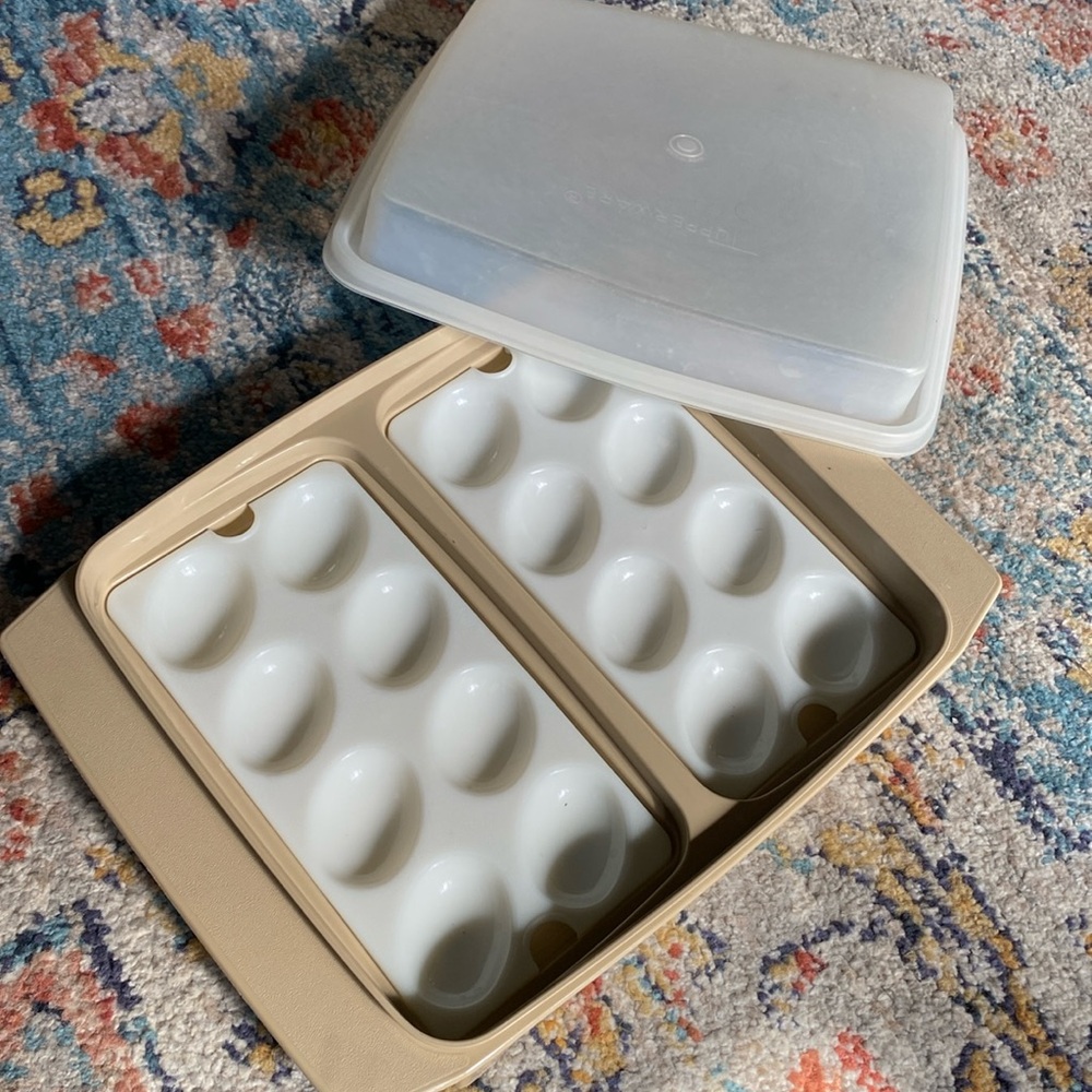 Vintage TUPPERWARE egg carrier container deviled eggs